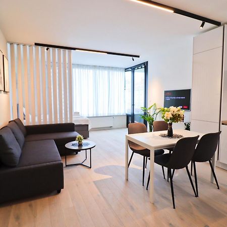 Sunny Apartment In Smichov, Prague 5 Exterior foto