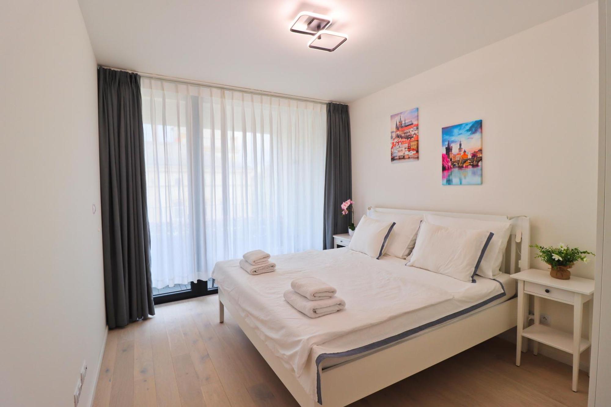 Sunny Apartment In Smichov, Prague 5 Exterior foto