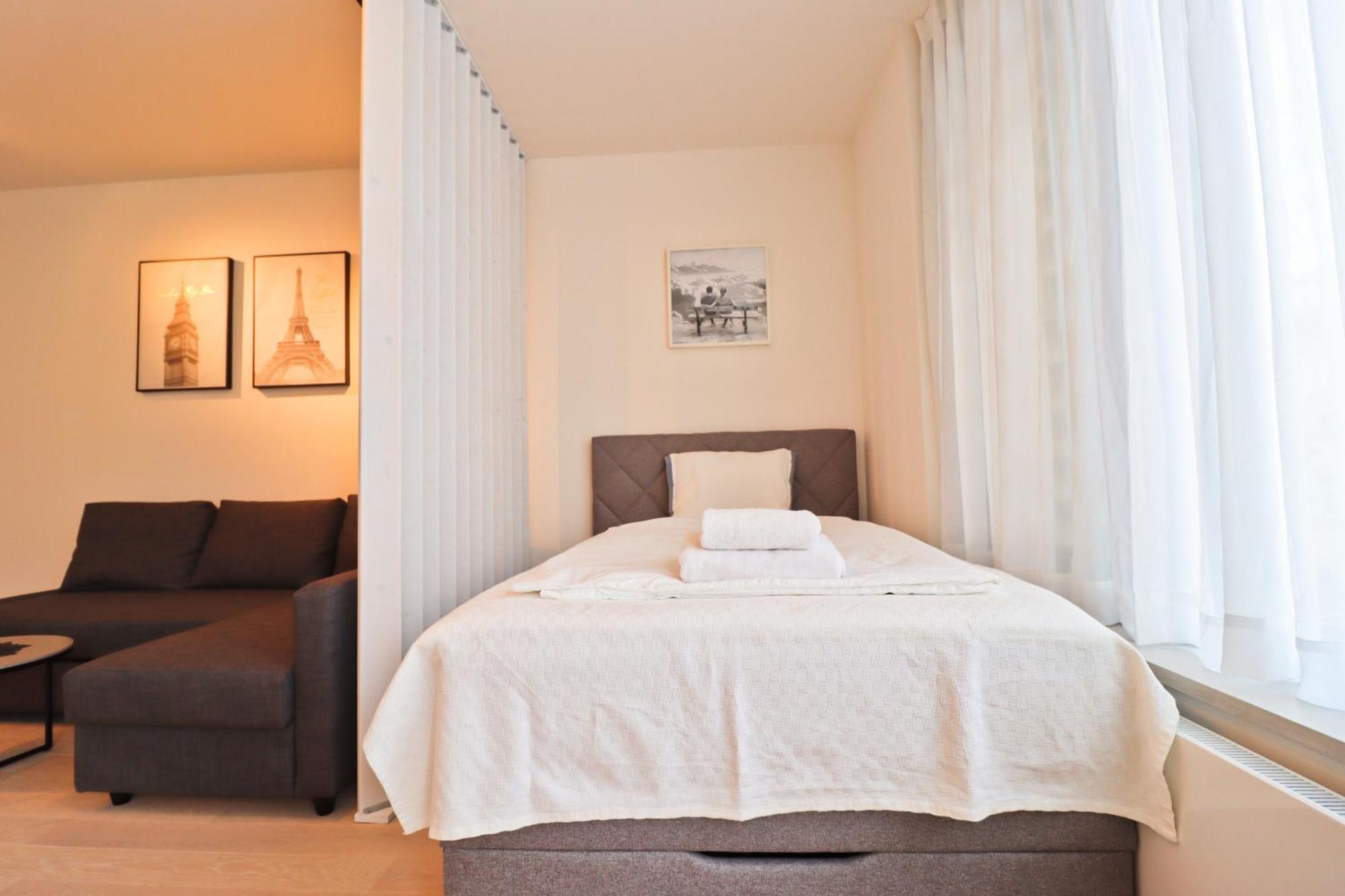 Sunny Apartment In Smichov, Prague 5 Exterior foto
