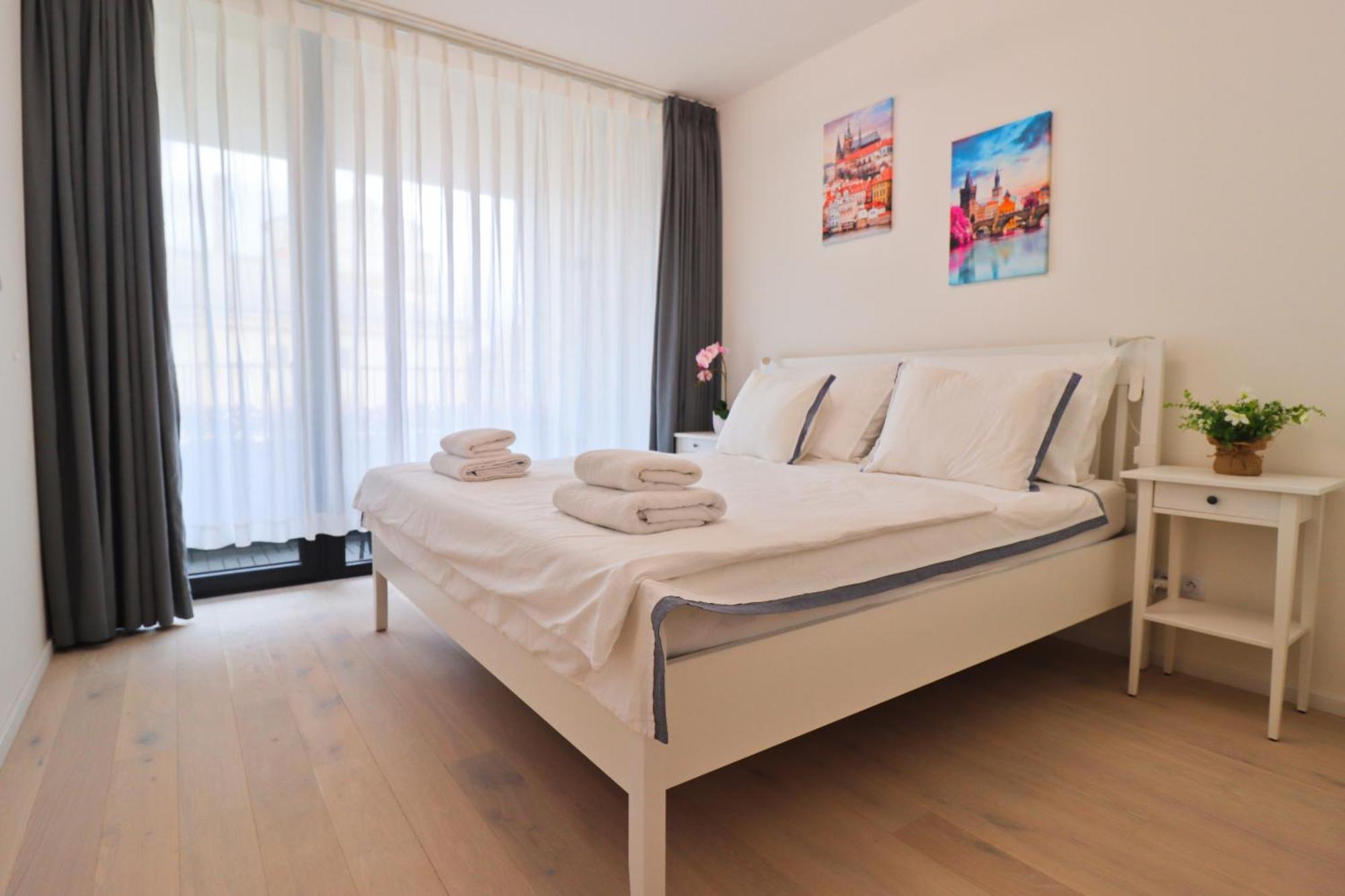 Sunny Apartment In Smichov, Prague 5 Exterior foto