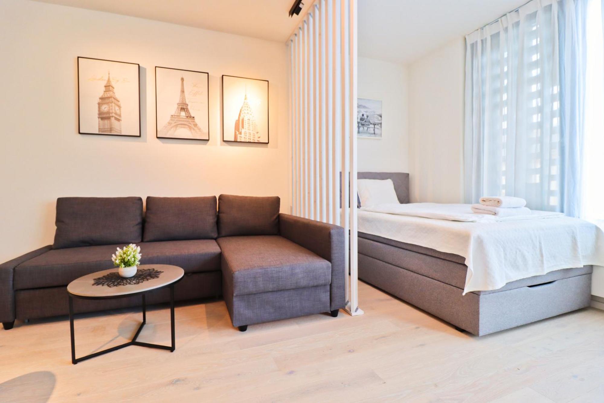 Sunny Apartment In Smichov, Prague 5 Exterior foto